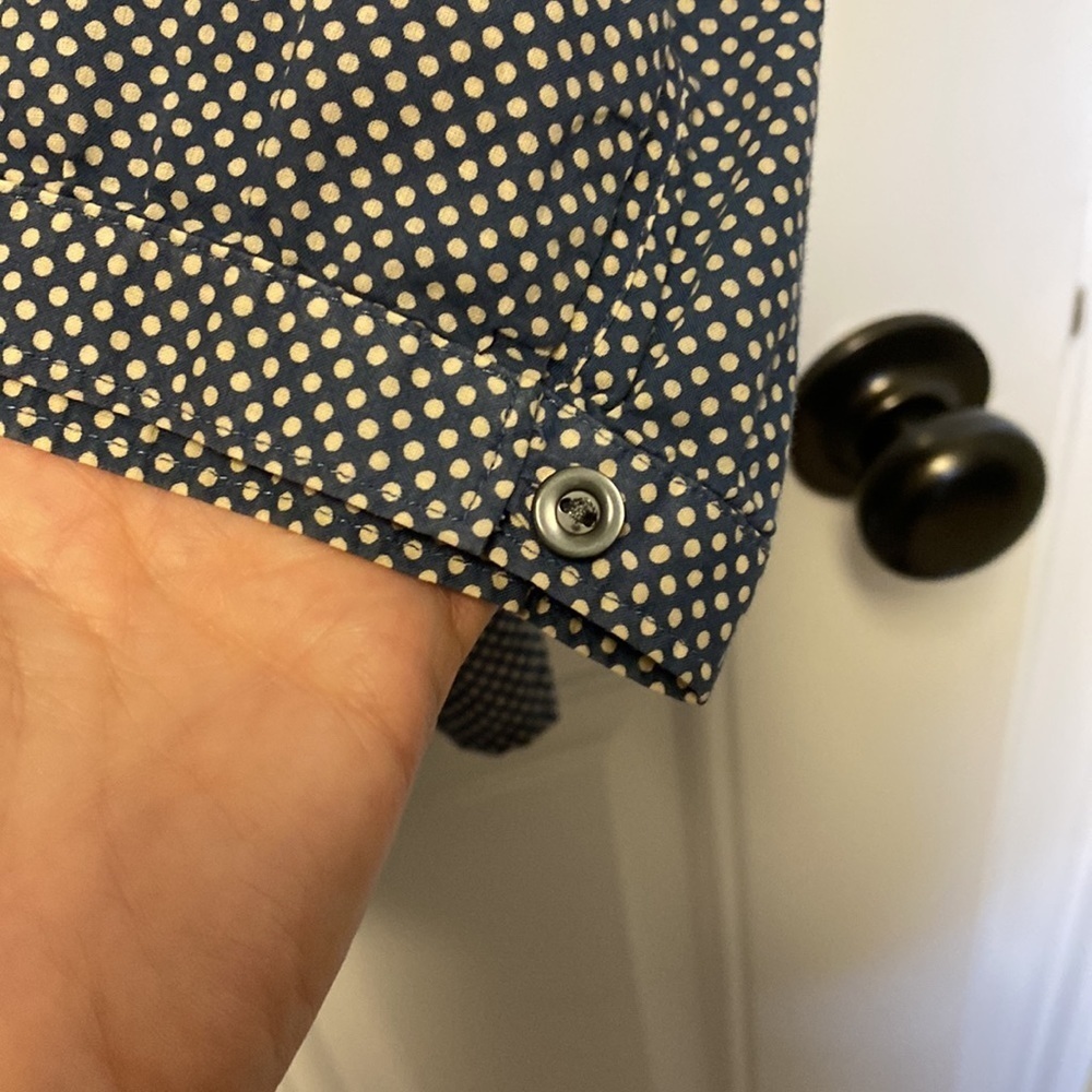 Banana Republic button front blouse - Picture 4 of 7